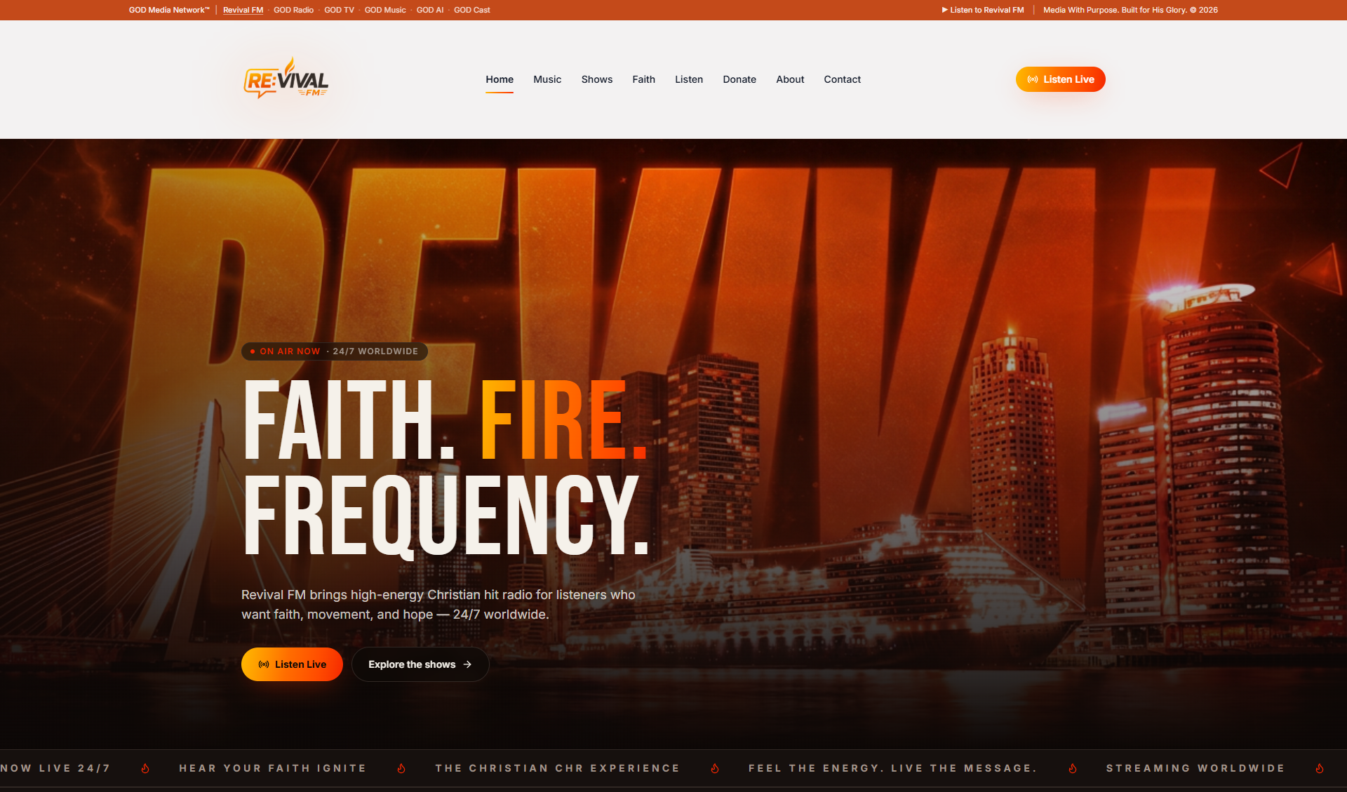 Screenshot van de Revival FM website